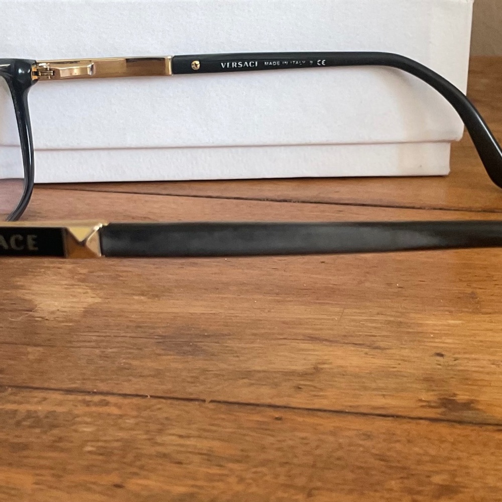 Versace eyeglasses frame - Picture 5 of 9
